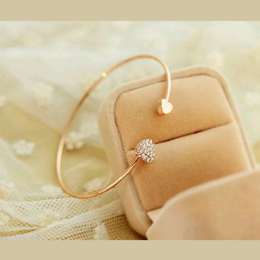 New Delicate Gold Heart Rhinestone Bangle Bracelet